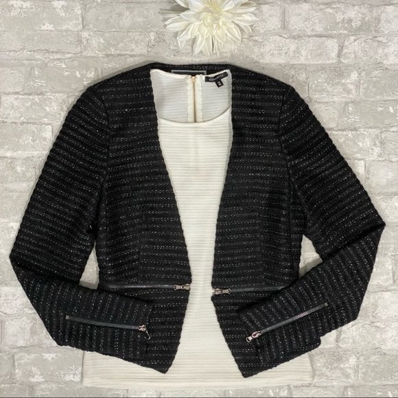 le chateau Jackets & Blazers - NWT Le Chateau Fitted Cropped Detachable Jacket